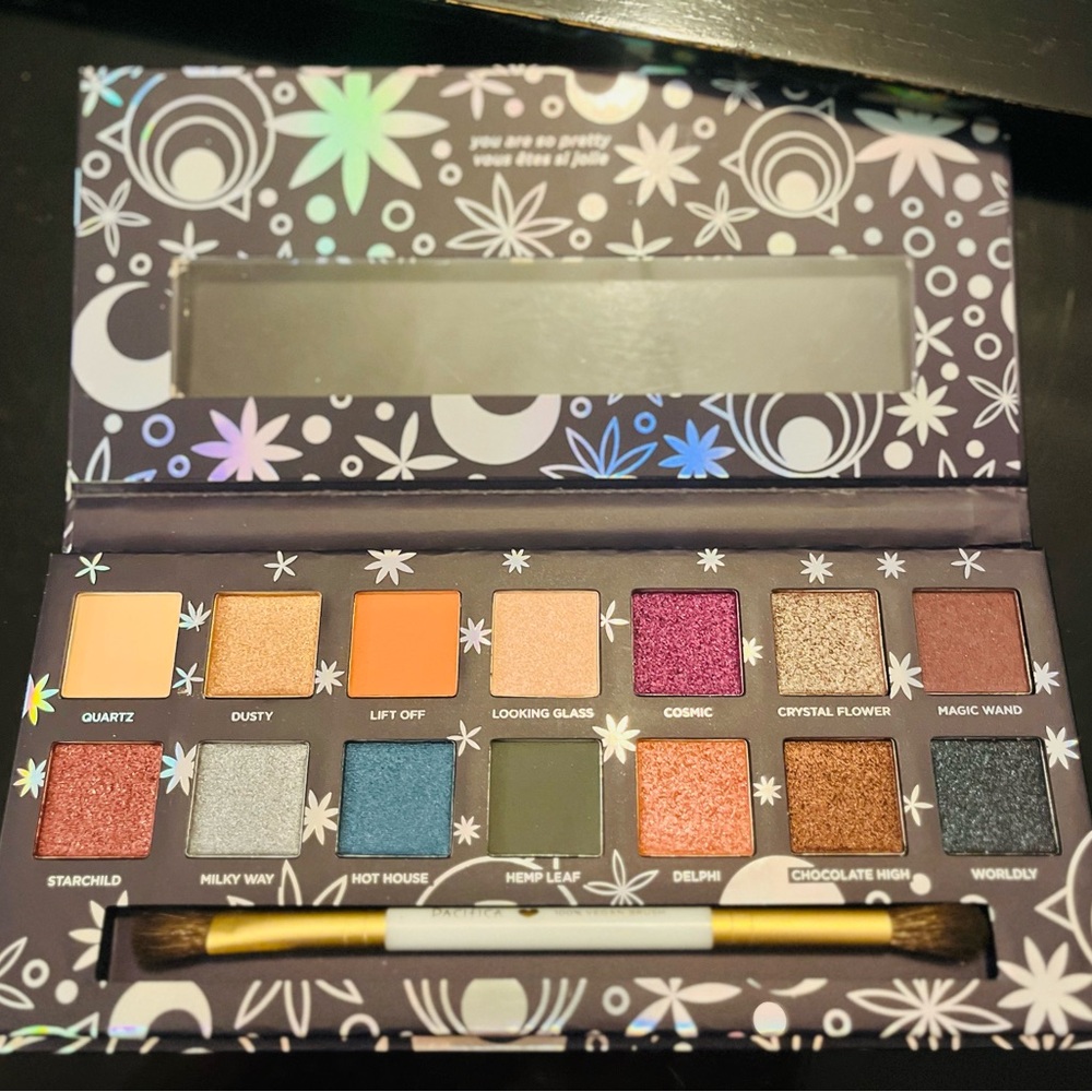 Pacifica cosmic reflect eye shadows